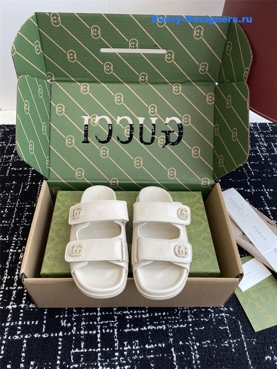 Gvc*1 gg logo slide sandals in white