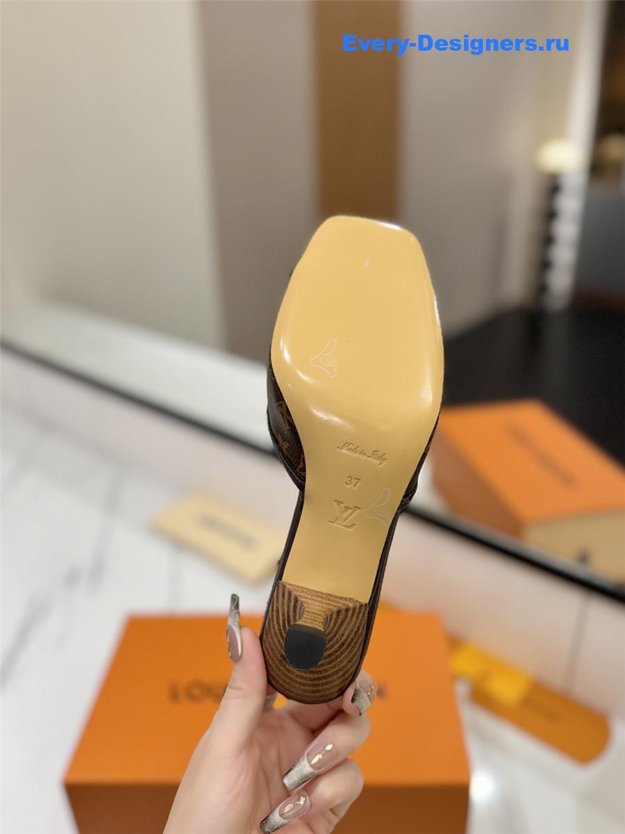 l0vis Vvtt0n monogram flower slide mules