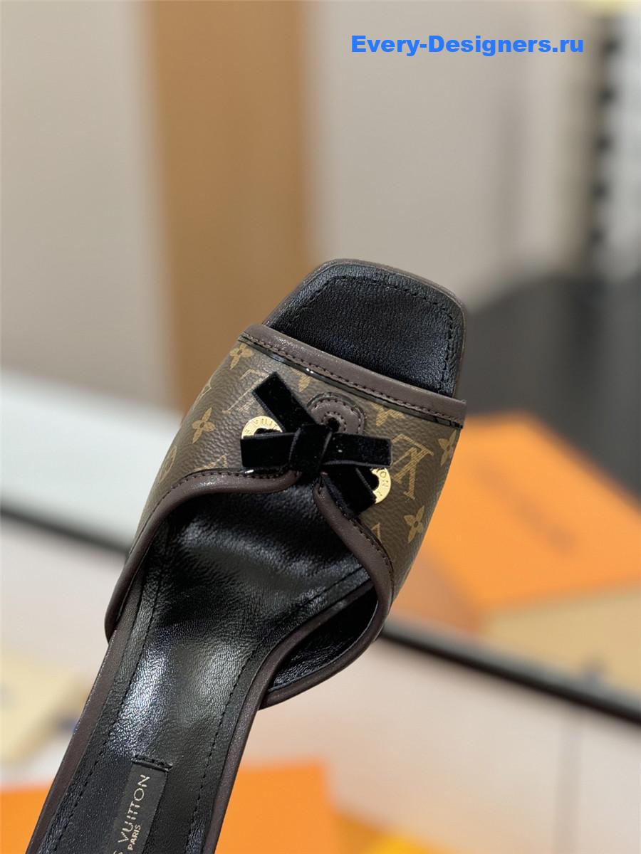 l0vis Vvtt0n monogram flower slide mules