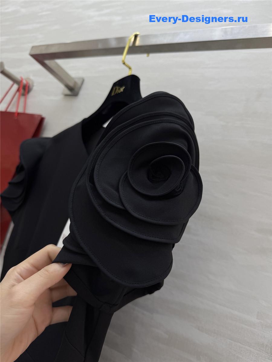 Va1e*ntin0 black floral sleeve dress