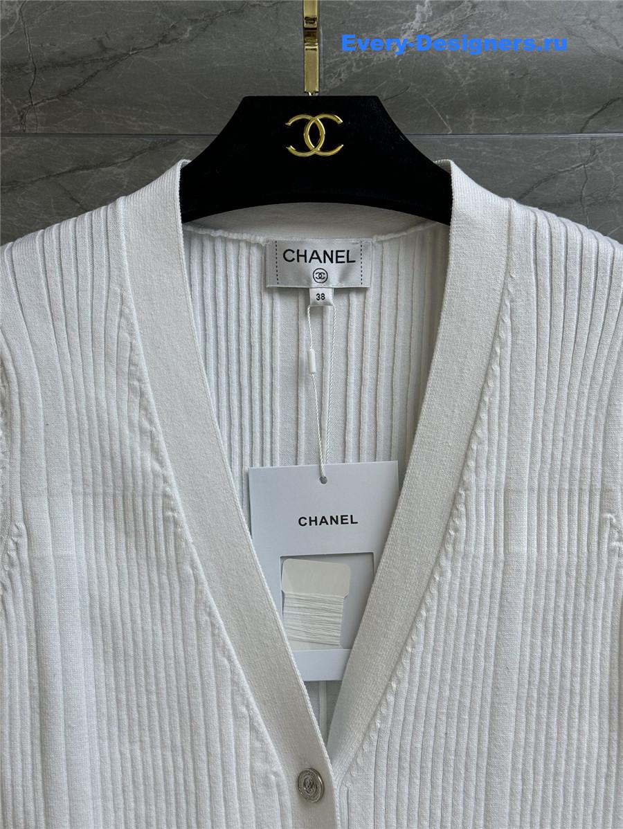 Ch**el v-neck long-sleeved knitted dress