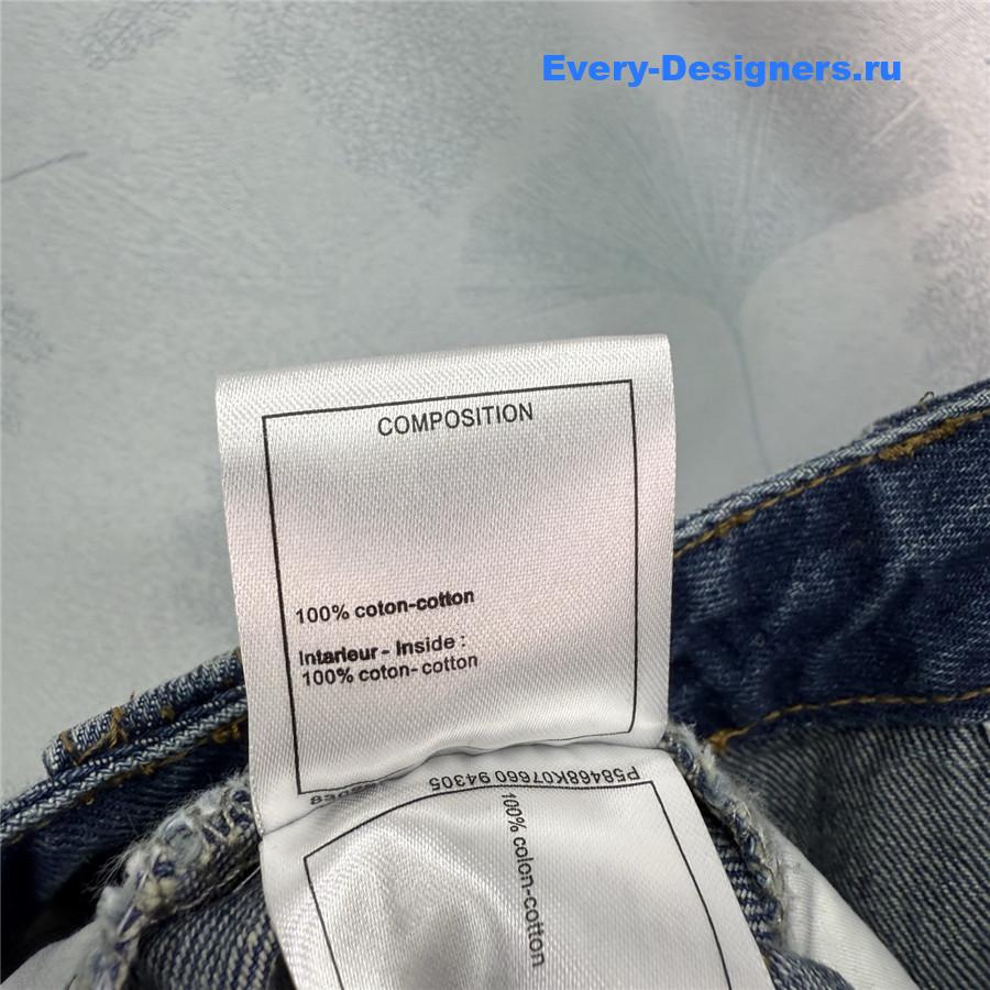 Ch**el rivet pocket edge denim shorts