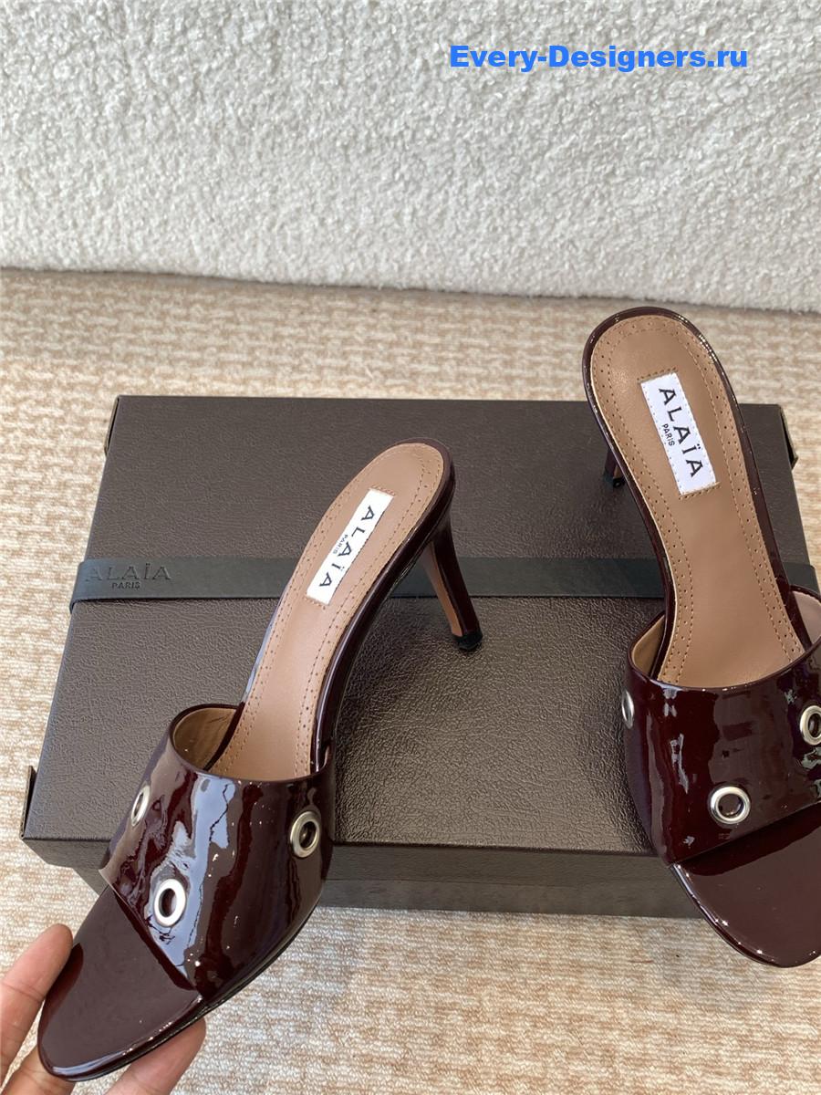 Alaia Oeillets Grommet Patent Leather Sandals Brown