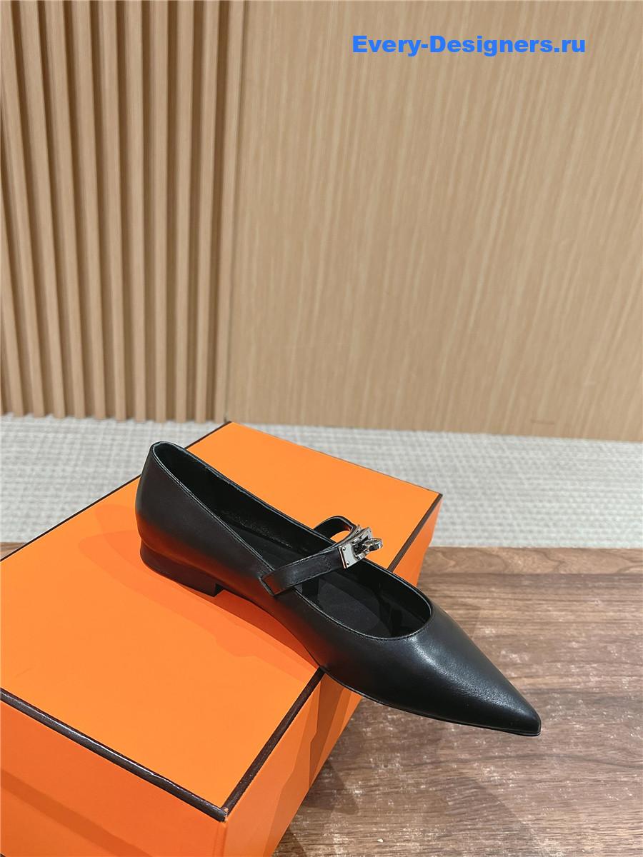 H**me5 black calfskin ballet flats for women