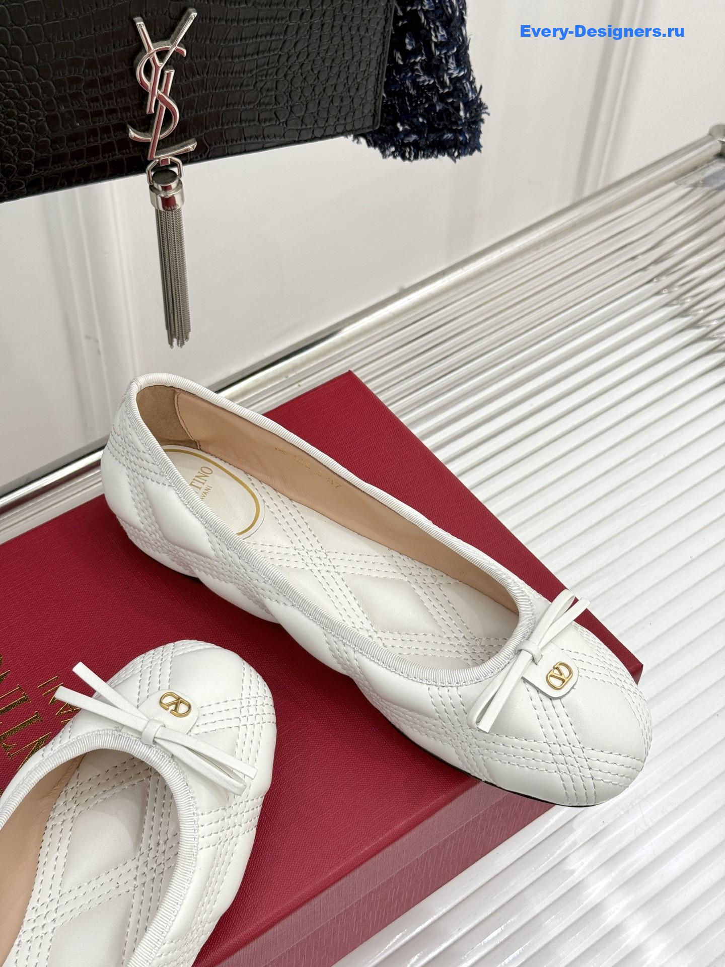 Va1e*ntin0 garavani white quiltie 67 ballerina flats