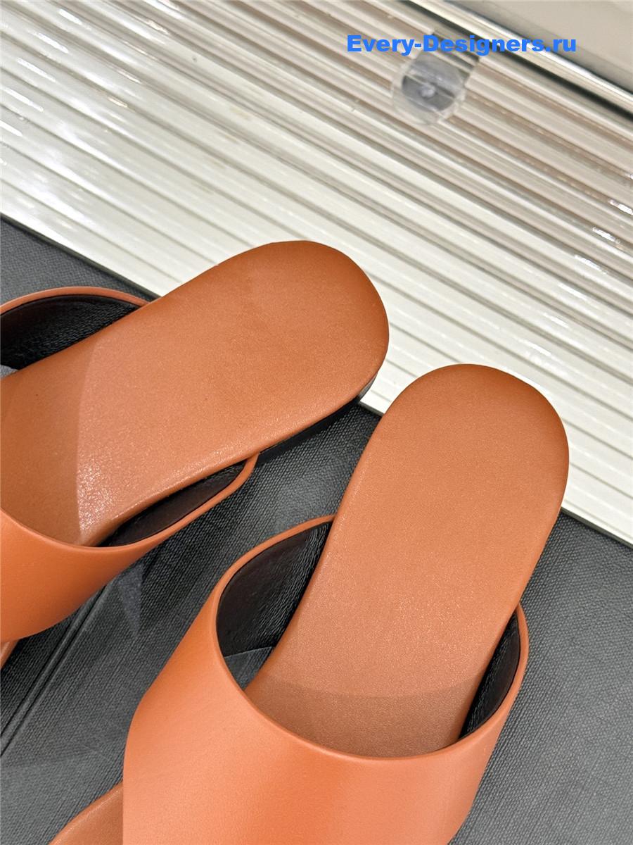 Sa1nt Lau*nt kouros leather sandals