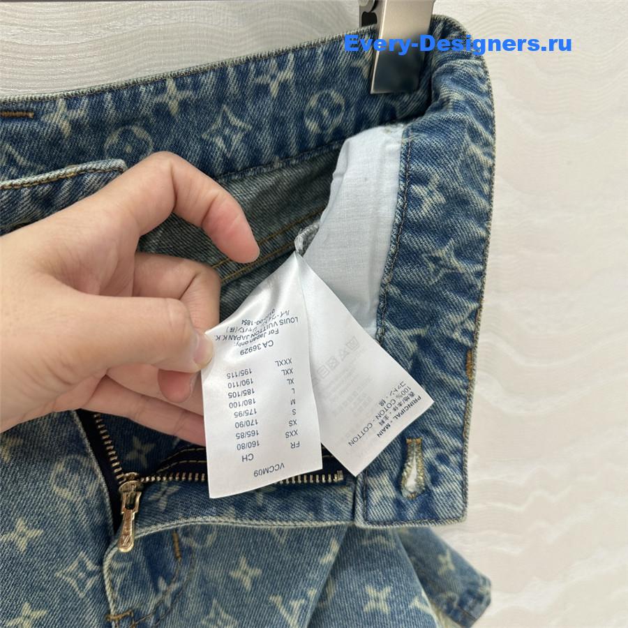 l0vis Vvtt0n monogram denim shorts