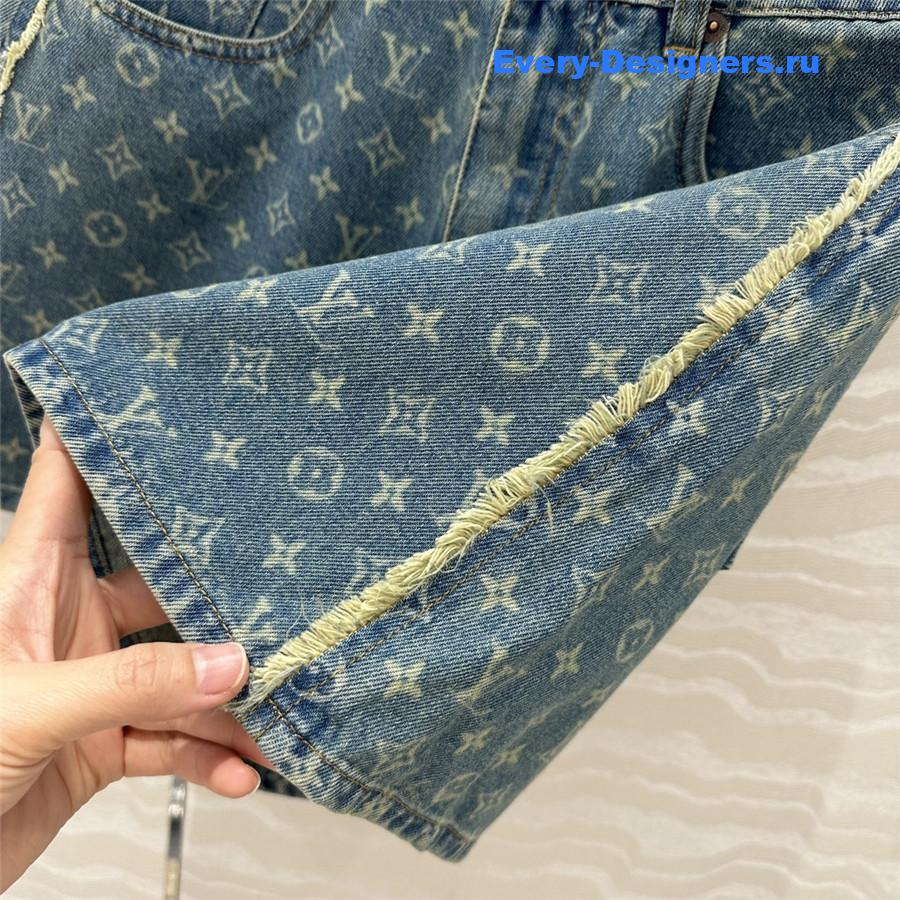 l0vis Vvtt0n monogram denim shorts