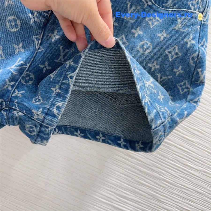 l0vis Vvtt0n monogram blue denim shorts