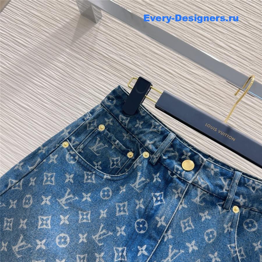l0vis Vvtt0n monogram blue denim shorts