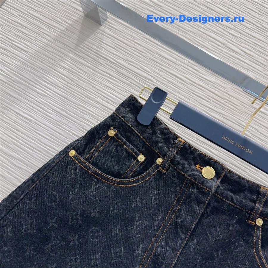 l0vis Vvtt0n monogram black denim shorts