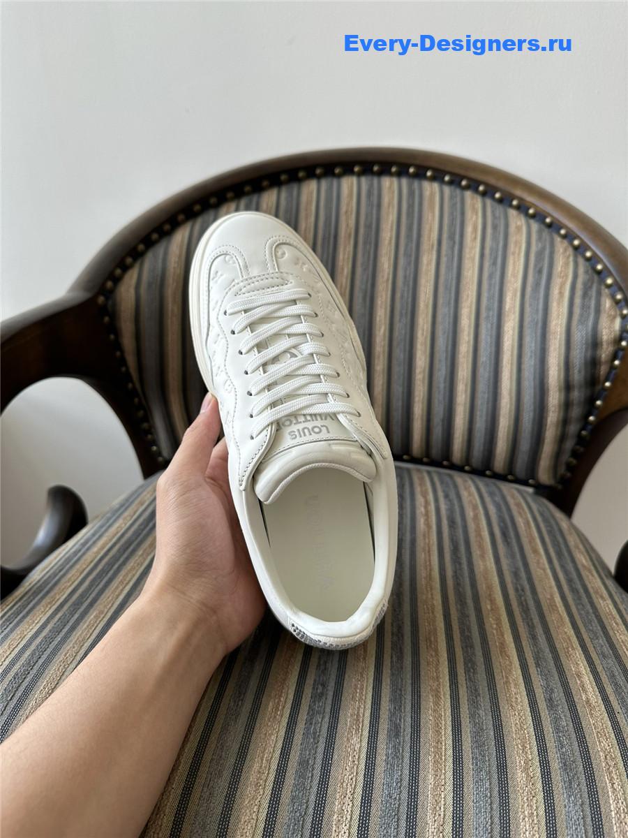 l0vis Vvtt0n lv groovy sneakers in white