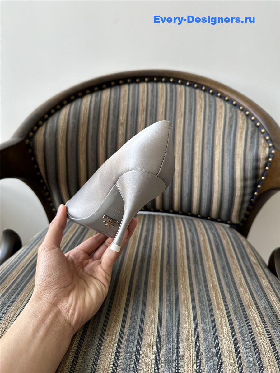 Pra*a gray pointed toe pumps