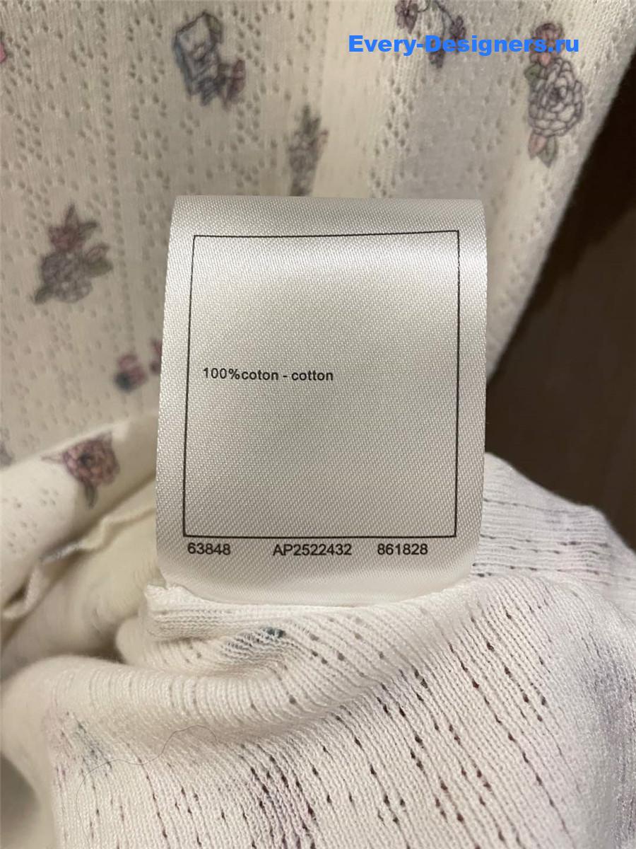 Ch**el floral u-neck top