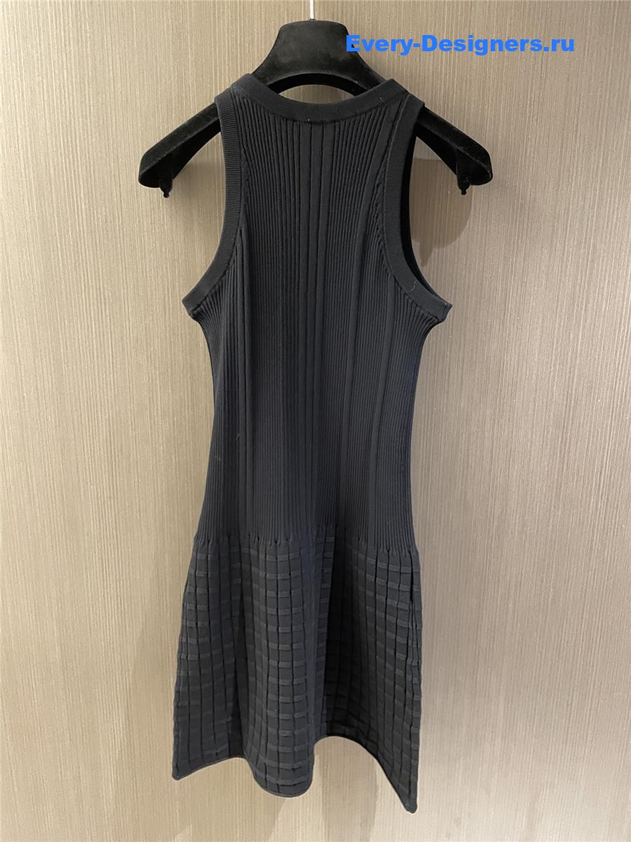Ch**el black u-neck sleeveless knitted dress