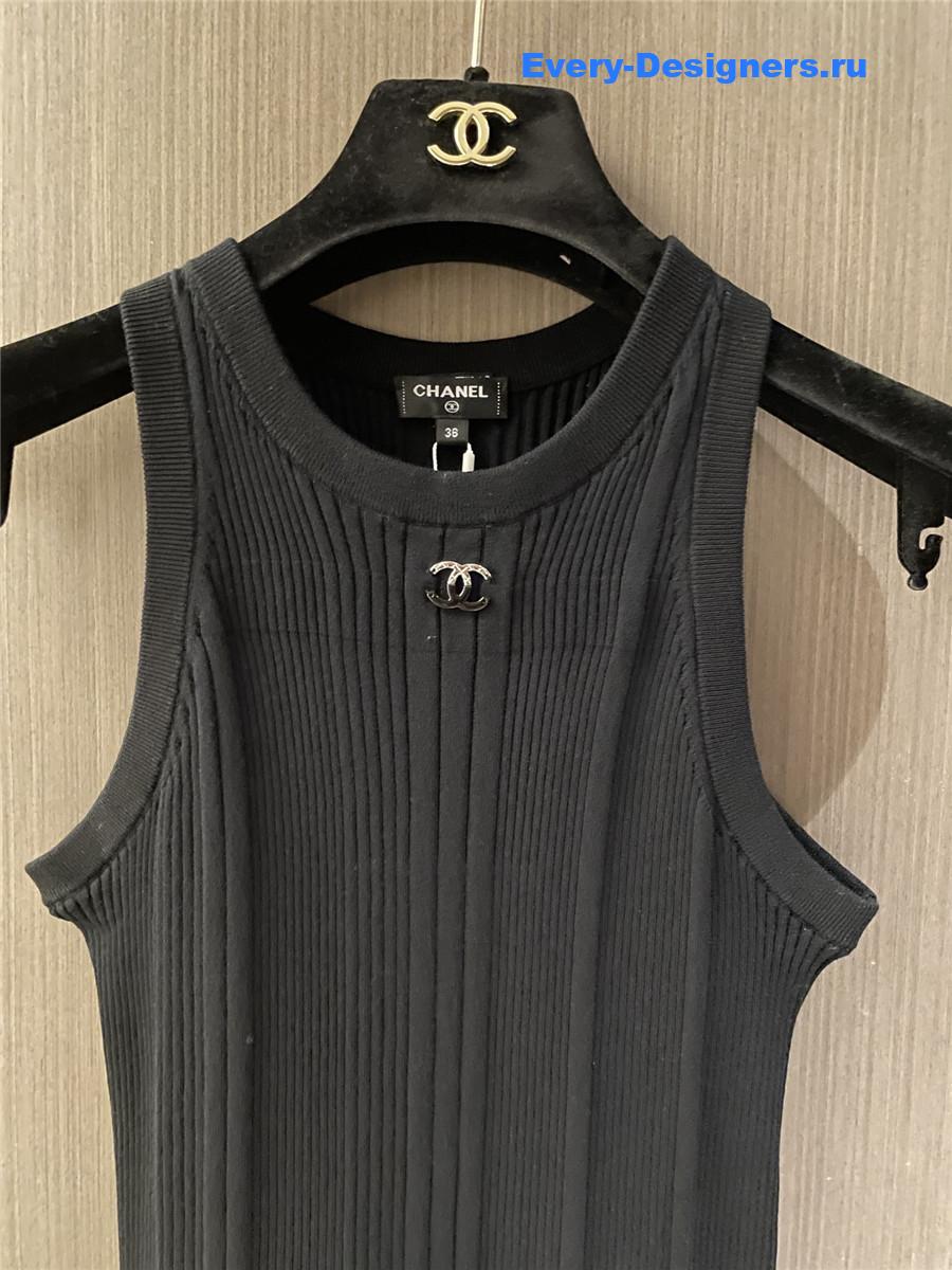 Ch**el black u-neck sleeveless knitted dress