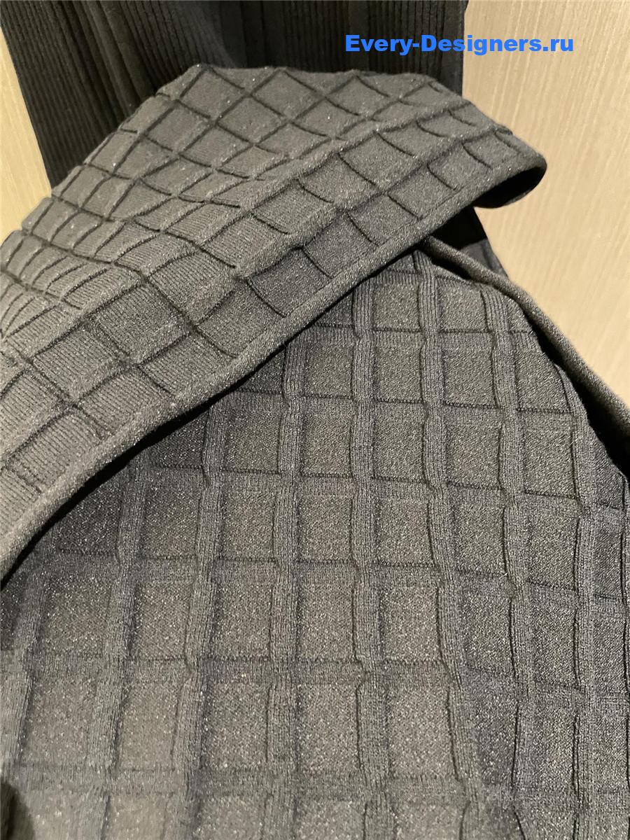 Ch**el black u-neck sleeveless knitted dress