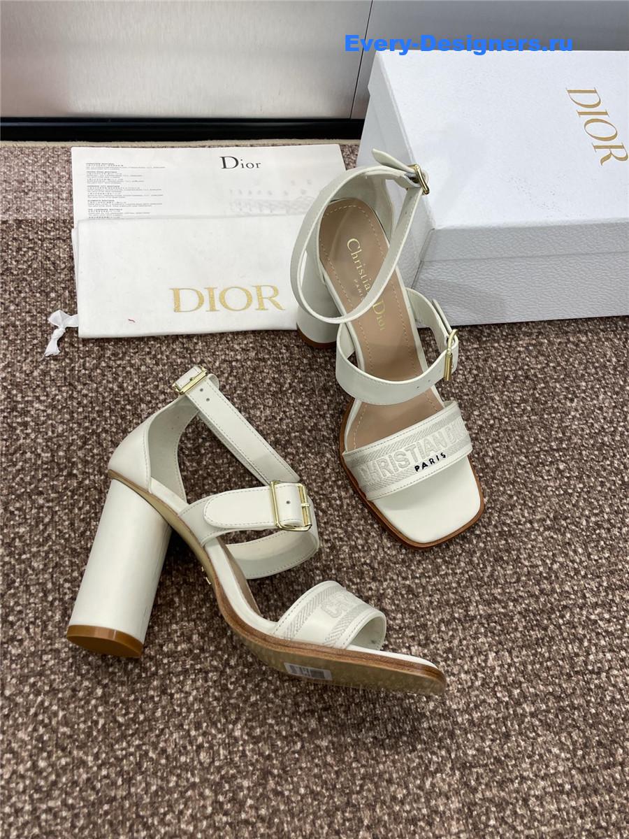 D10r dway white  heeled sandals