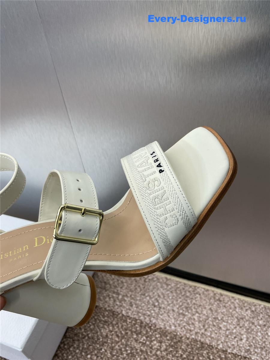 D10r dway white  heeled sandals