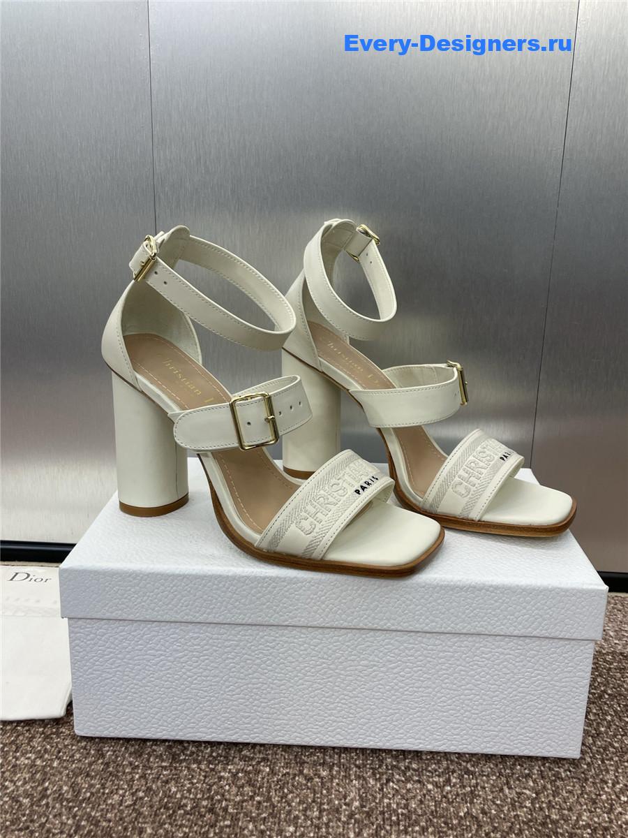 D10r dway white  heeled sandals