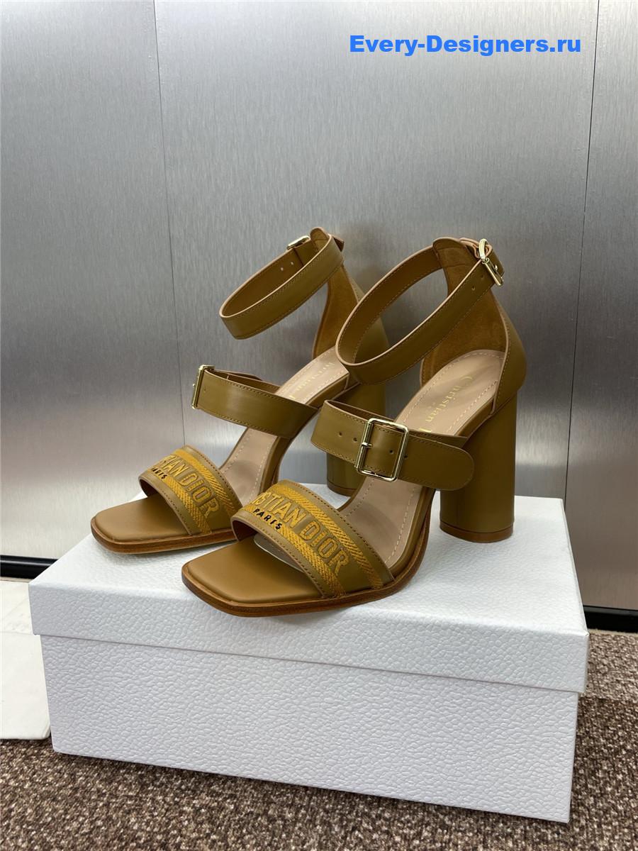 D10r dway green heeled sandals