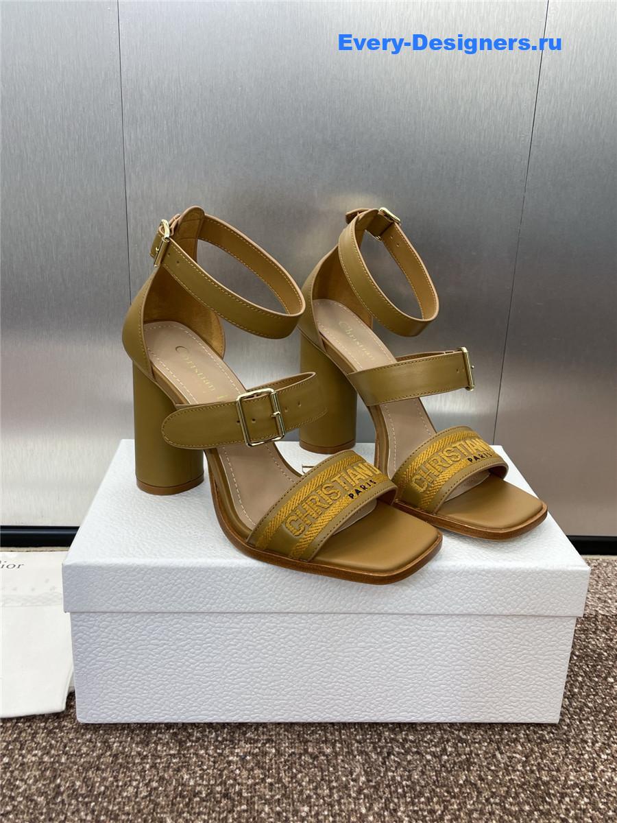 D10r dway green heeled sandals