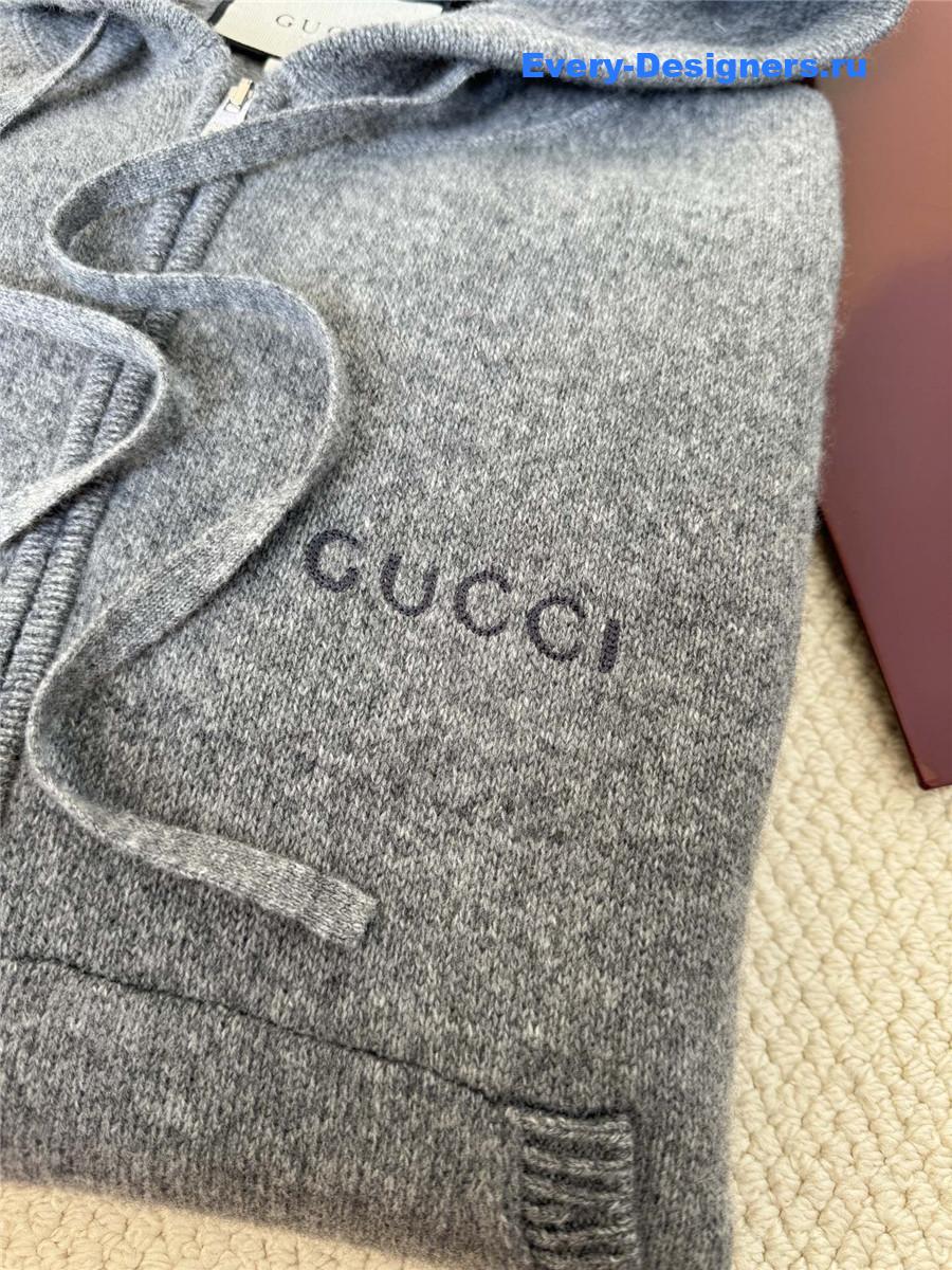 Gvc*1 logo zip-up sweatshirt in grey