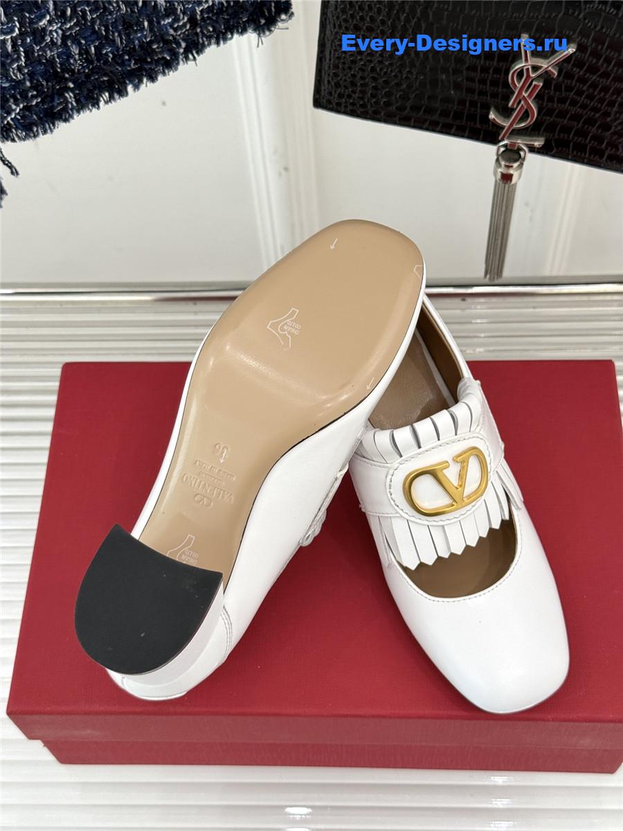 Va1e*ntin0 55mm vlogo signature pumps in white