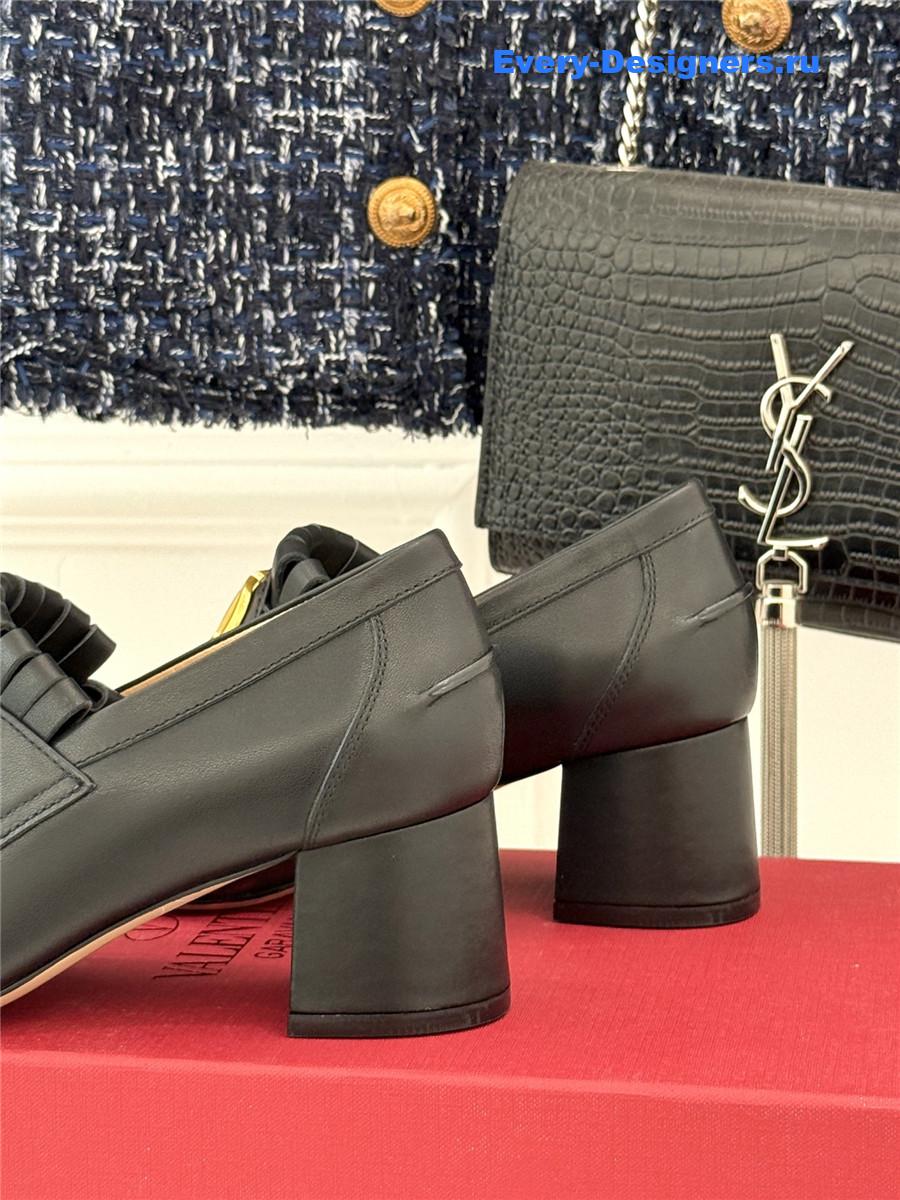 Va1e*ntin0 55mm vlogo signature pumps in black