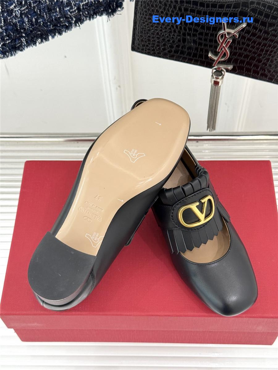 Va1e*ntin0 55mm vlogo signature pumps in black