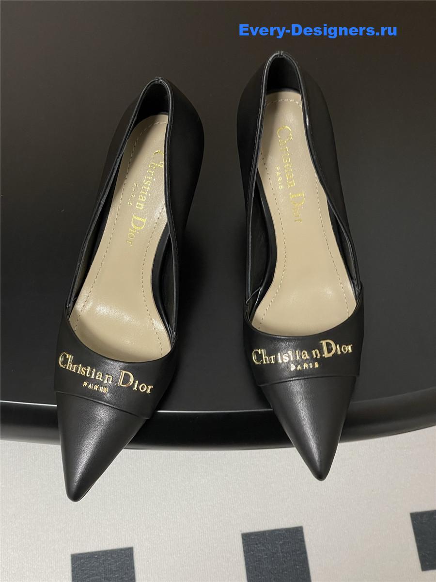 D10r black calfskin pumps