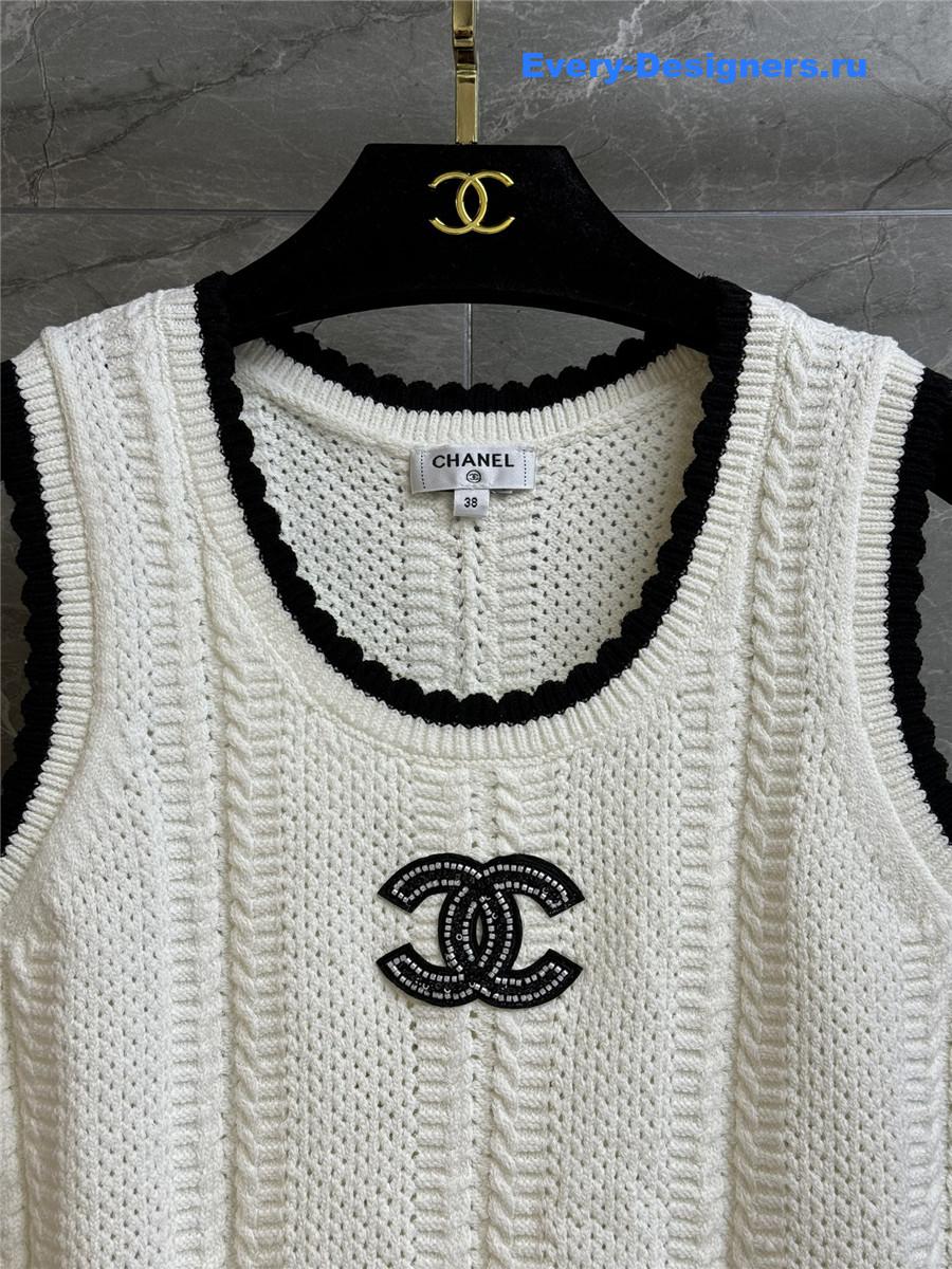 Ch**el hollow knit vest
