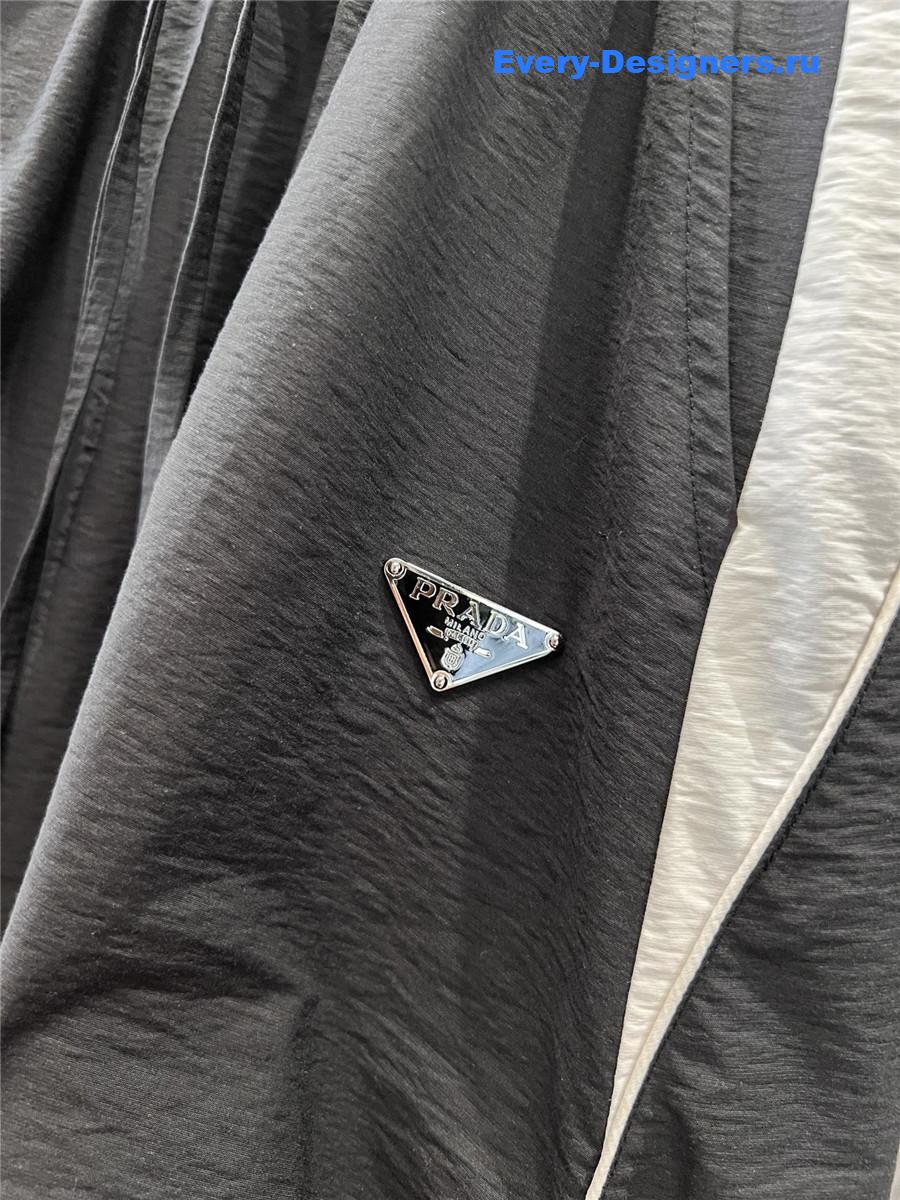 Pra*a black workwear skirt