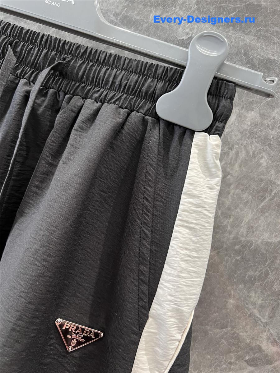 Pra*a black workwear skirt