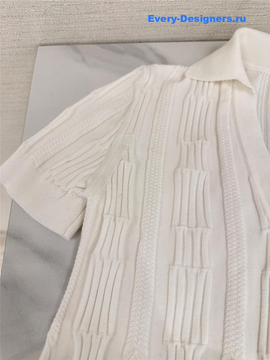 H**me5 white knit short sleeve top