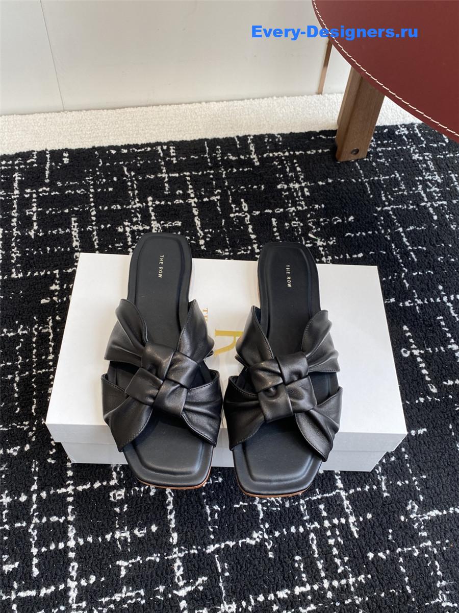 The R0w soft knot black leather flats