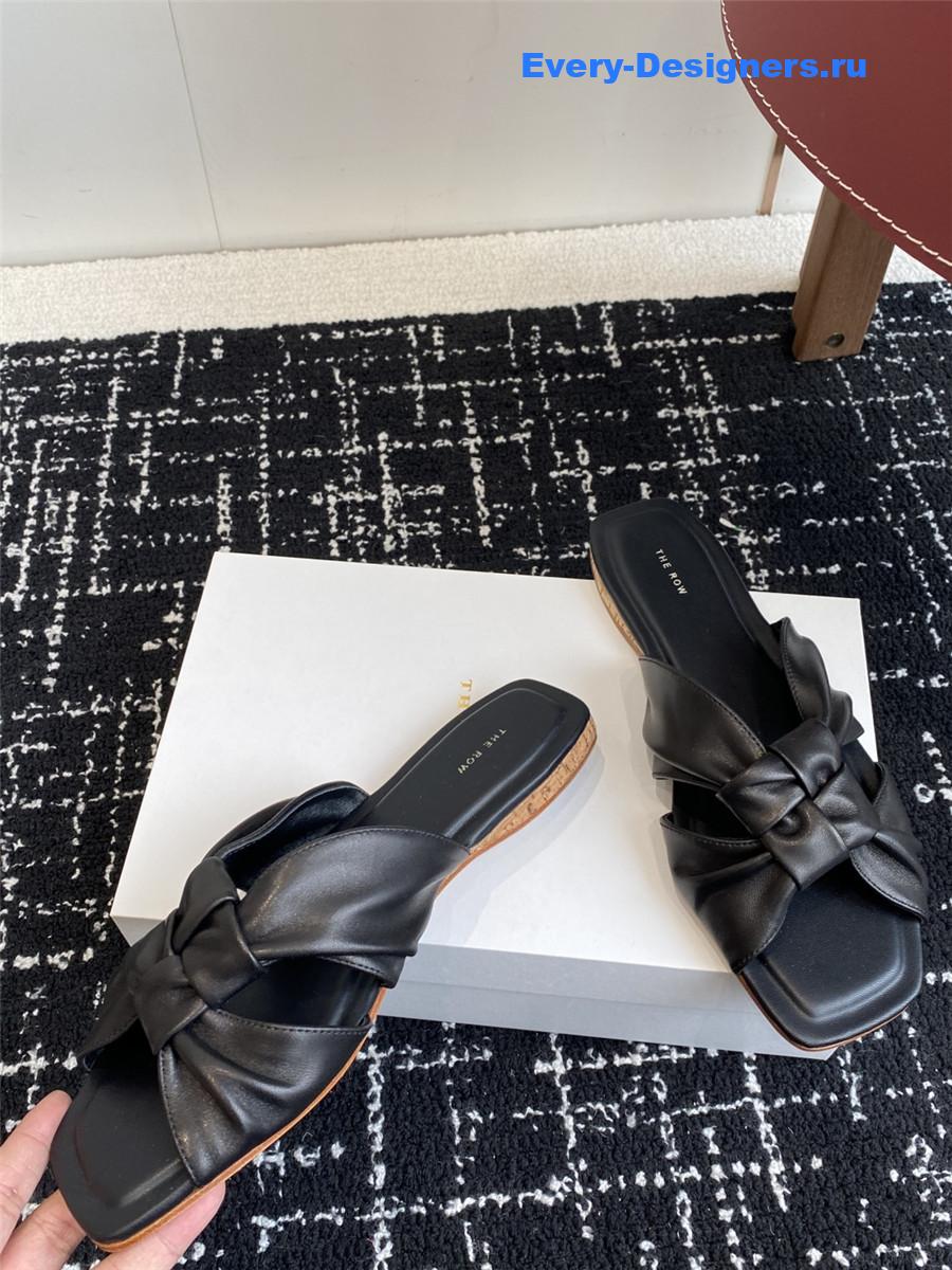 The R0w soft knot black leather flats