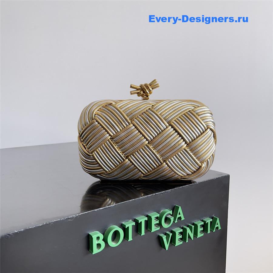 b0tt*ga Ven*ta minaudière gold silver knot clutch