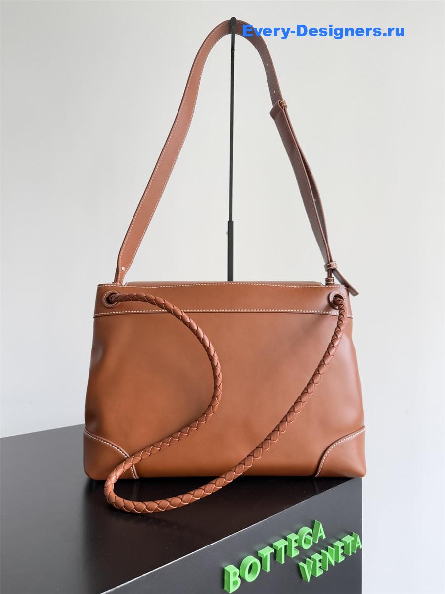 b0tt*ga Ven*ta andiamo leather messenger bag brown