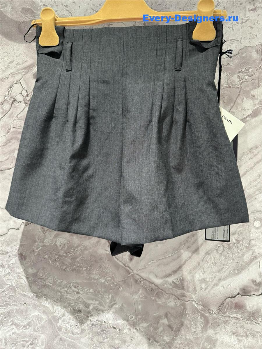 Pra*a high-waist flared shorts