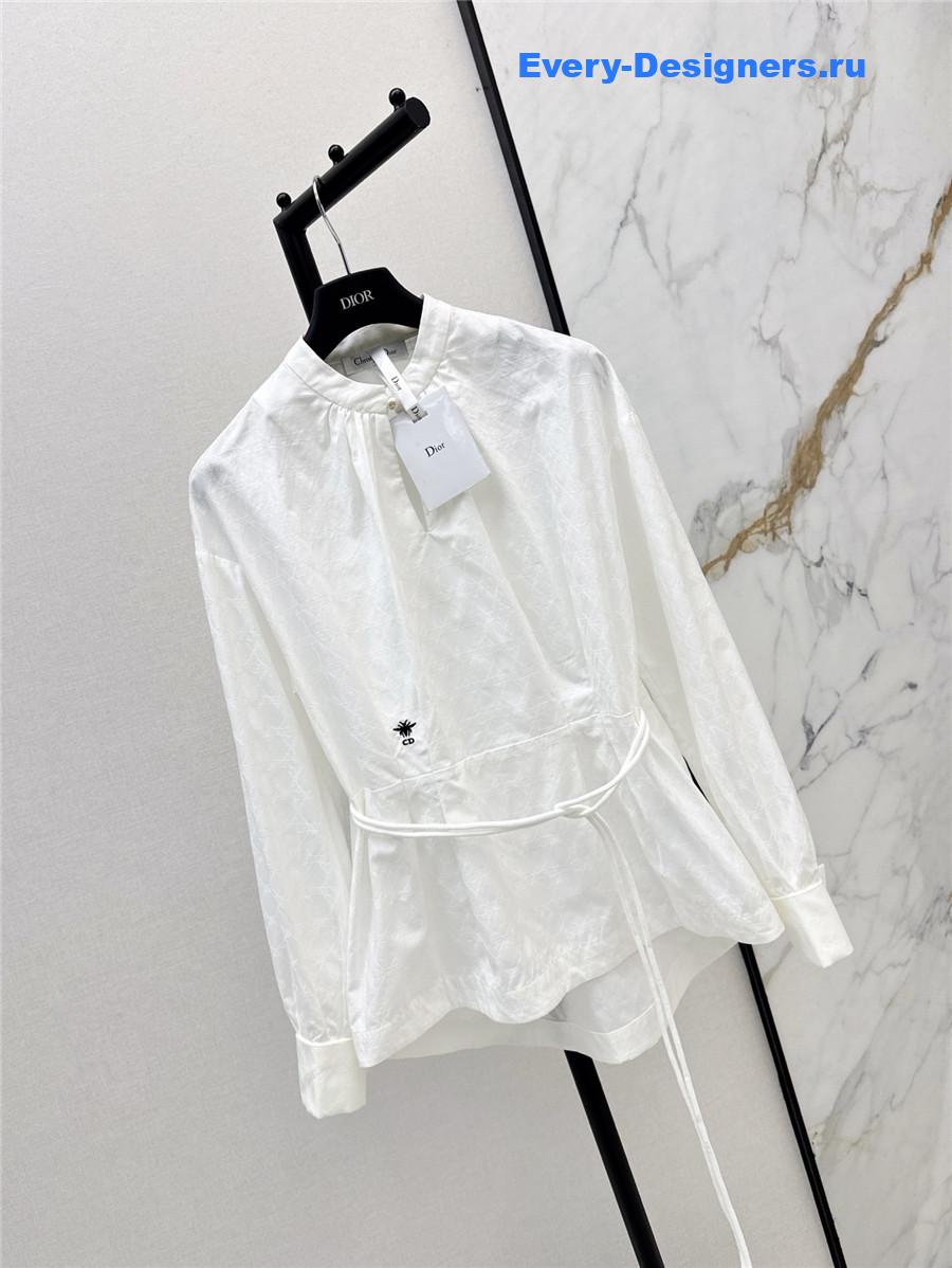 D10r cd white waist shirt