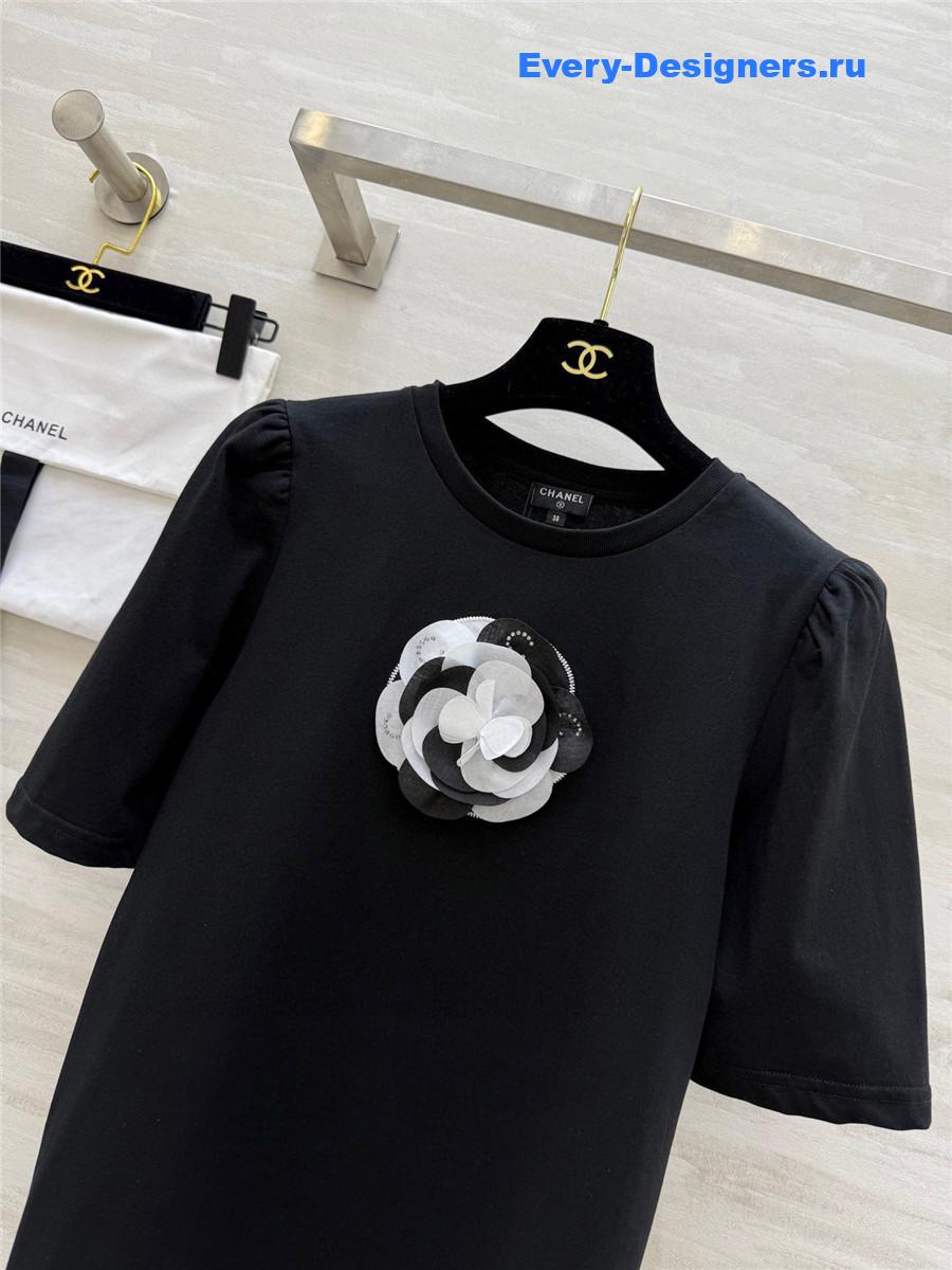 Ch**el black camellia tee