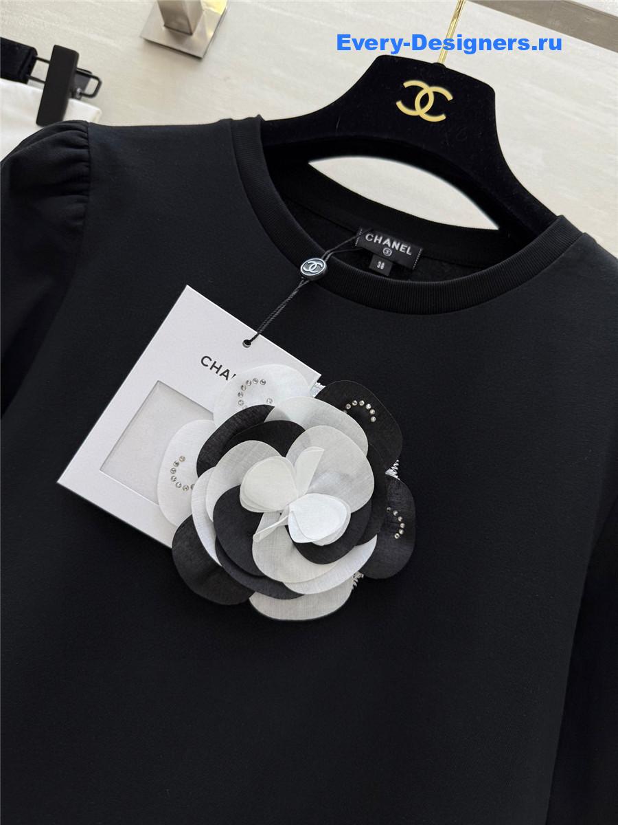 Ch**el black camellia tee