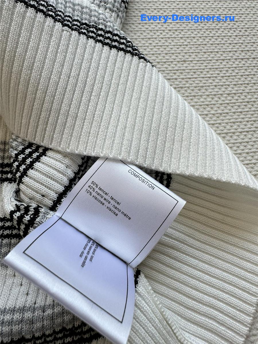 Ch**el crew neck striped knit short sleeves