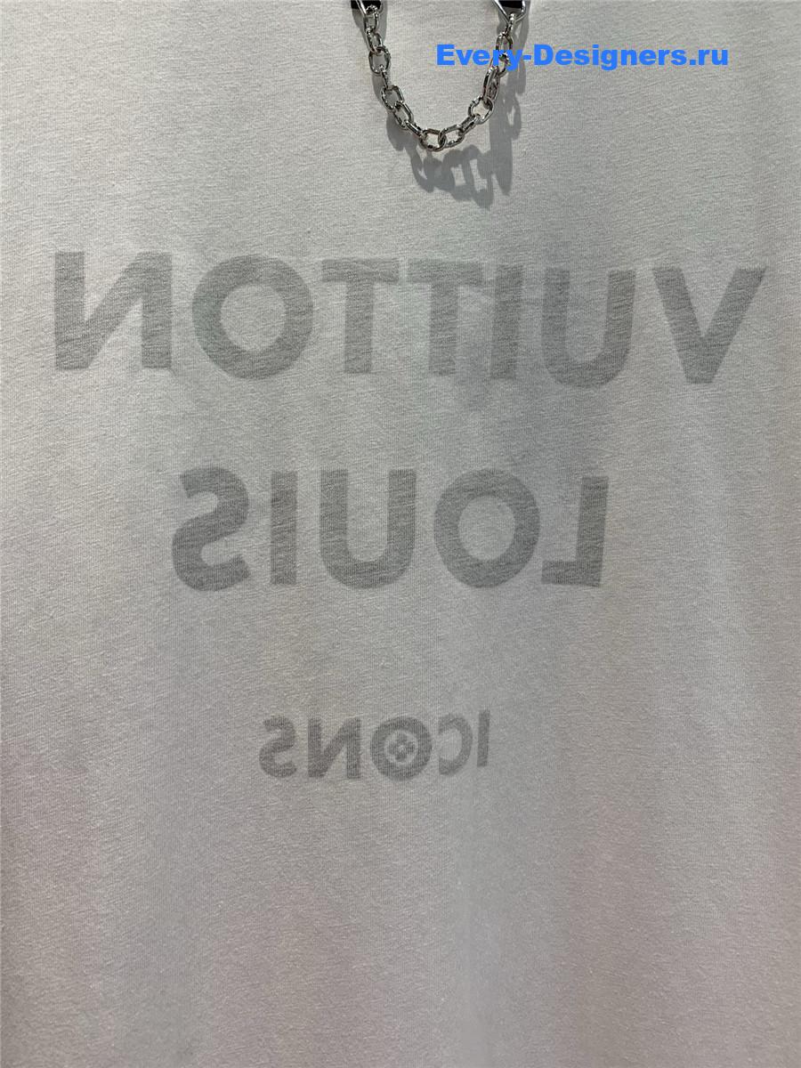 l0vis Vvtt0n white logo t-shirt