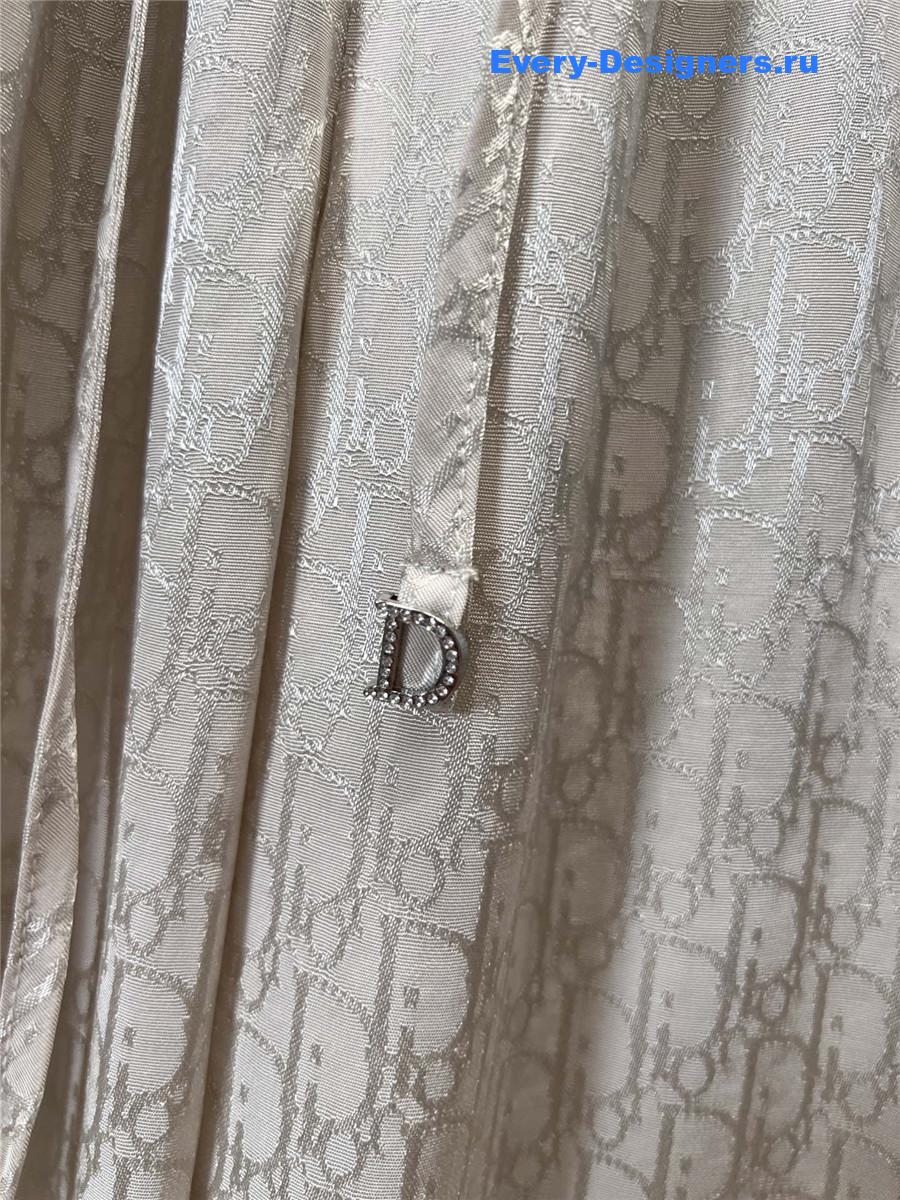 D10r bee embroidered trousers in beige