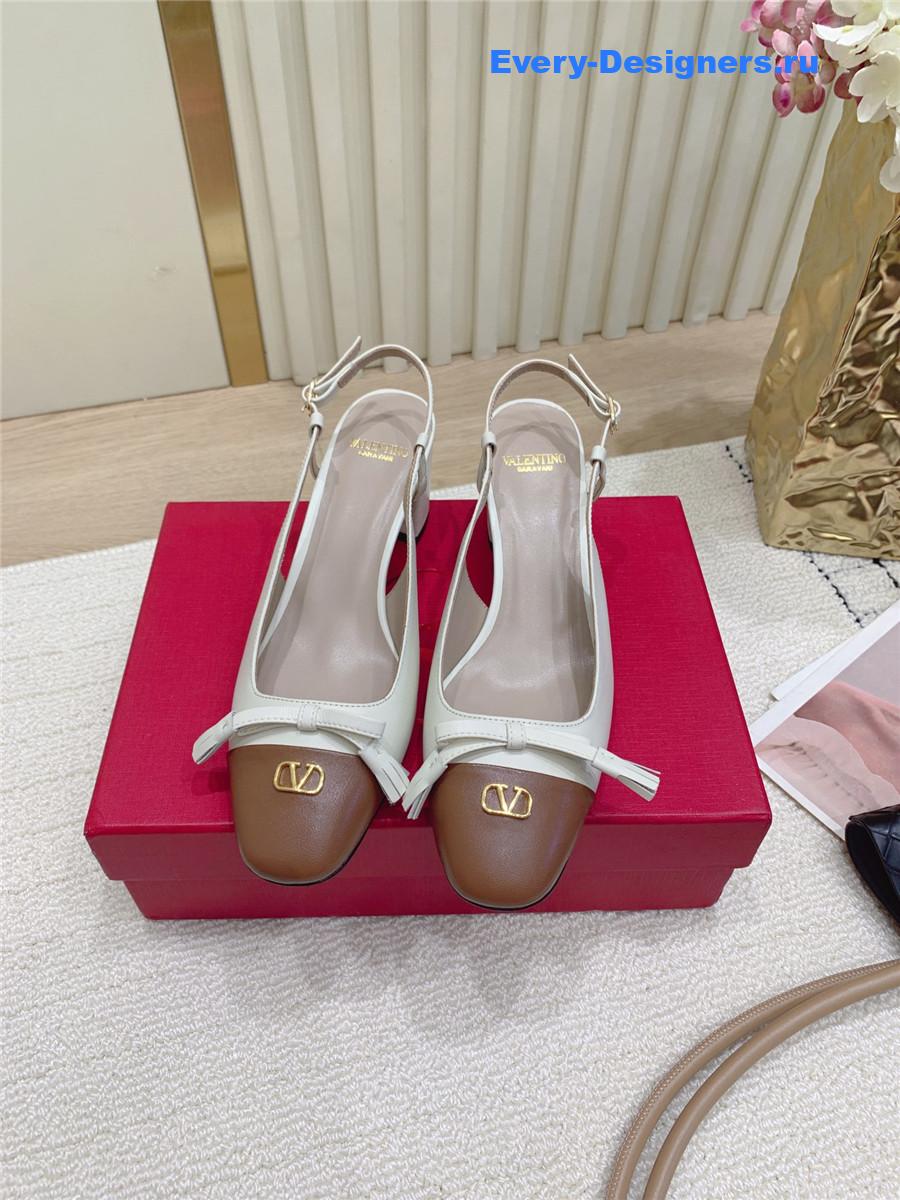 Va1e*ntin0 beige rockstud slingback pumps