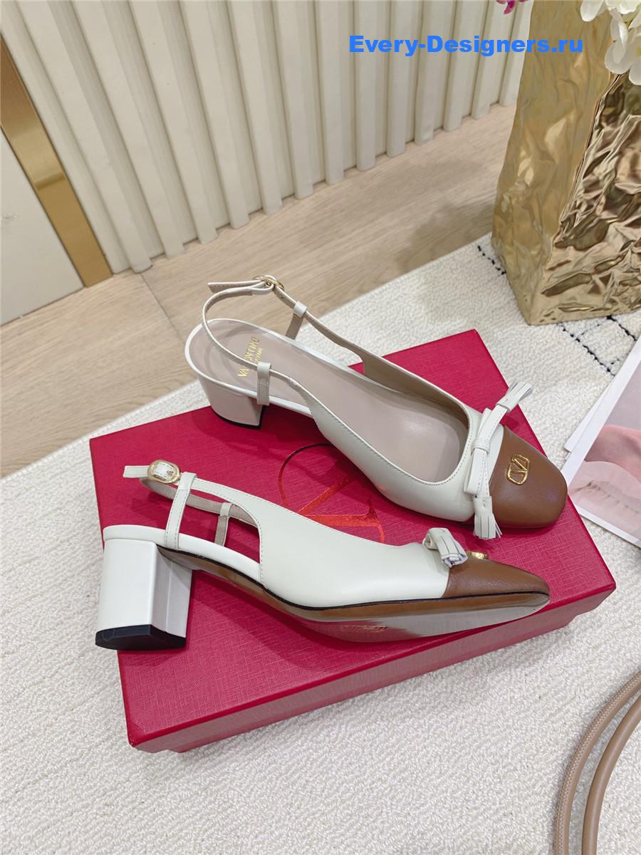 Va1e*ntin0 beige rockstud slingback pumps