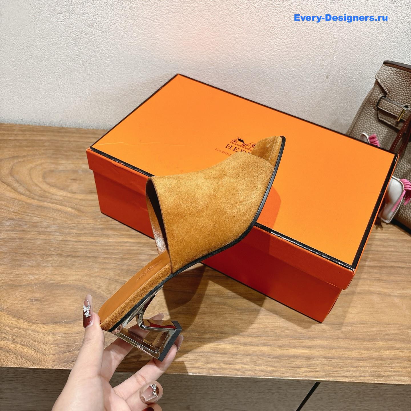 H**me5 brown suede helia mules