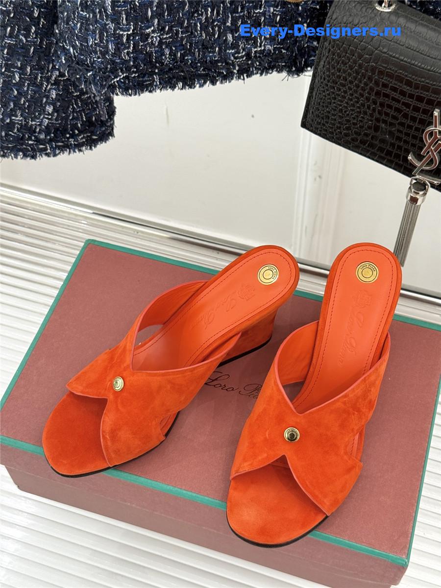 L0r0 P1ana orange suede vera sandals